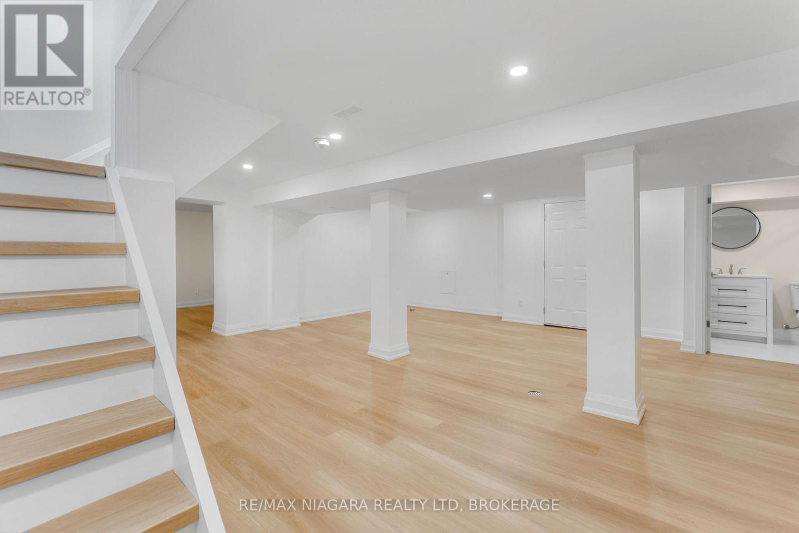 10 West Hampton Road, St. Catharines, Ontario  L2T 3E5 - Photo 24 - X12955262