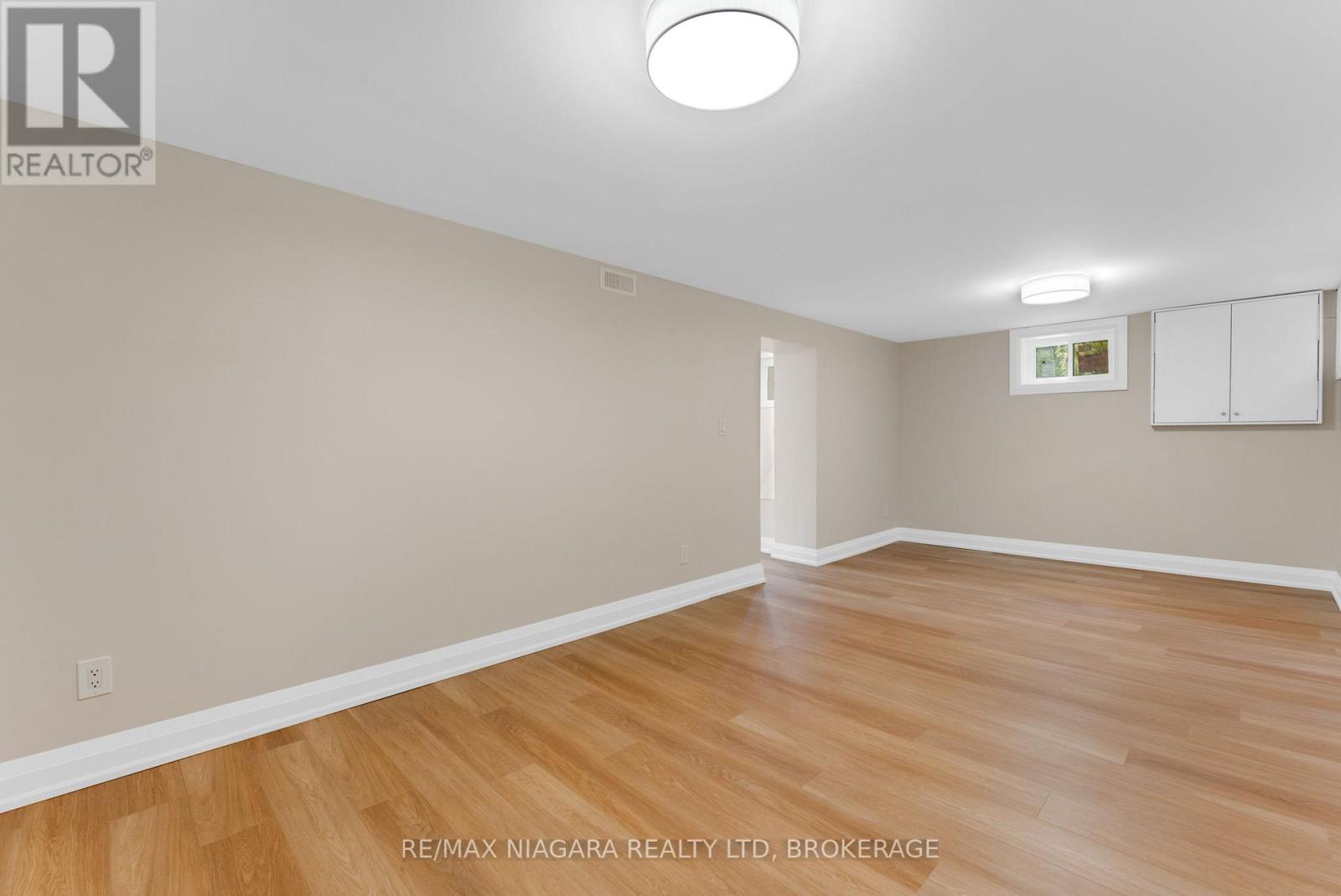 10 West Hampton Road, St. Catharines, Ontario  L2T 3E5 - Photo 28 - X12955262