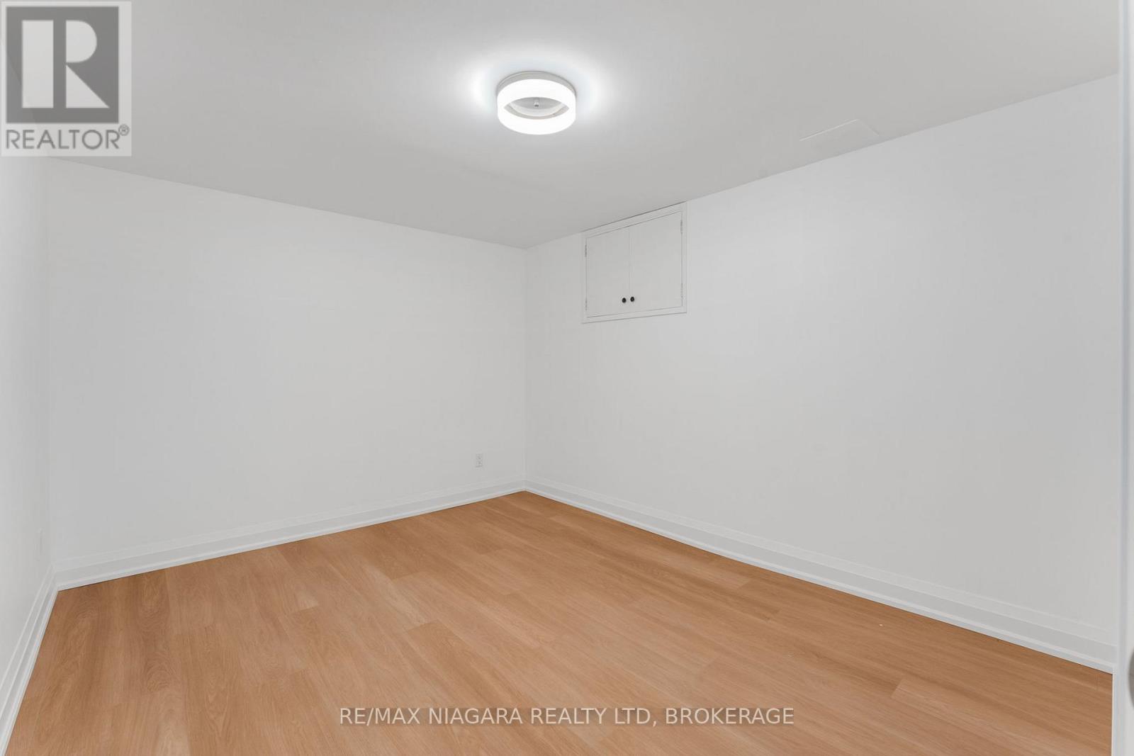 10 West Hampton Road, St. Catharines, Ontario  L2T 3E5 - Photo 30 - X12955262