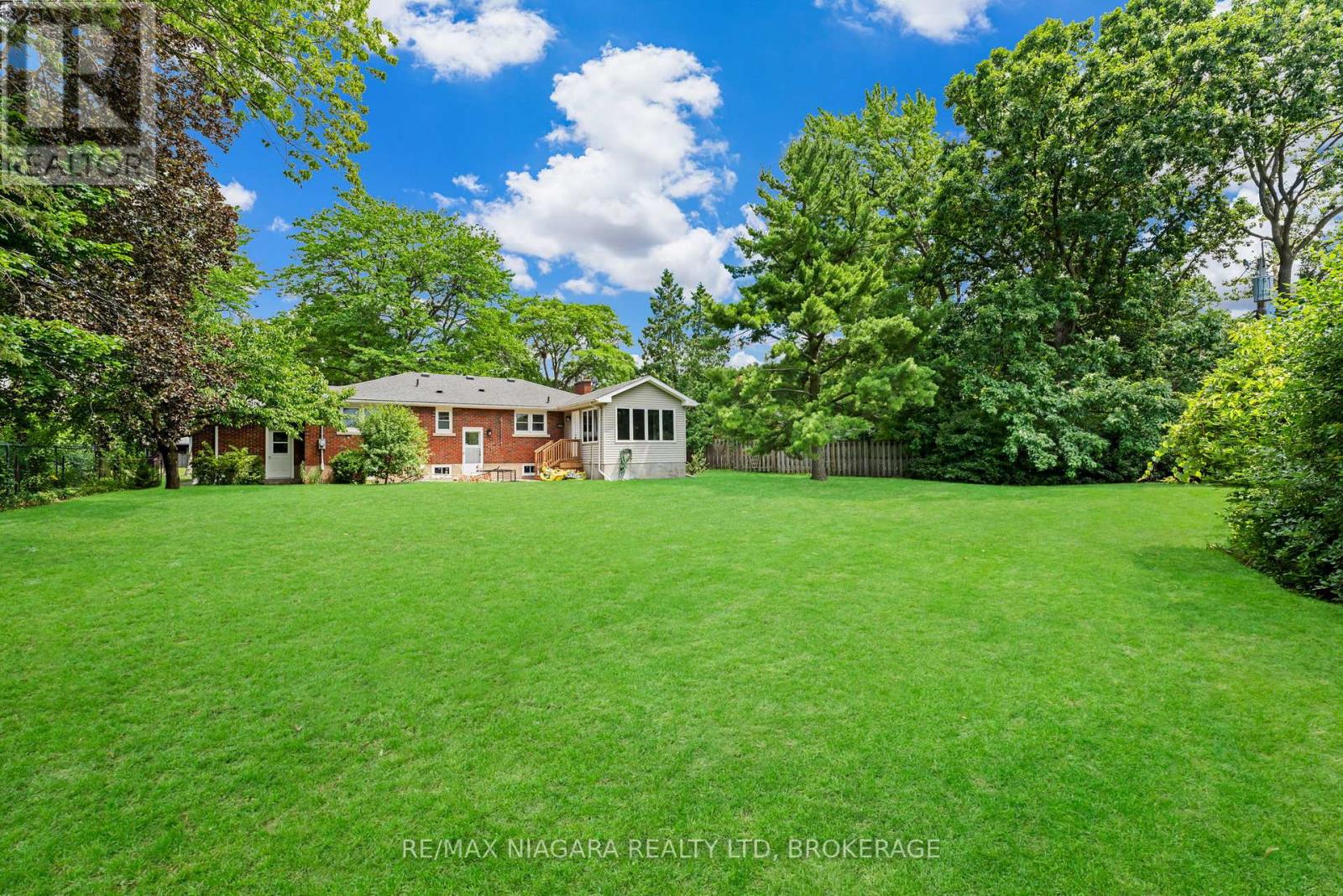 10 West Hampton Road, St. Catharines, Ontario  L2T 3E5 - Photo 33 - X12955262