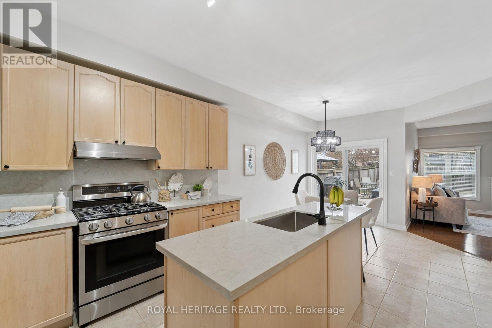 44 Cranborne Crescent, Whitby (Brooklin), Ontario  L1M 2M1 - Photo 5 - E12955276