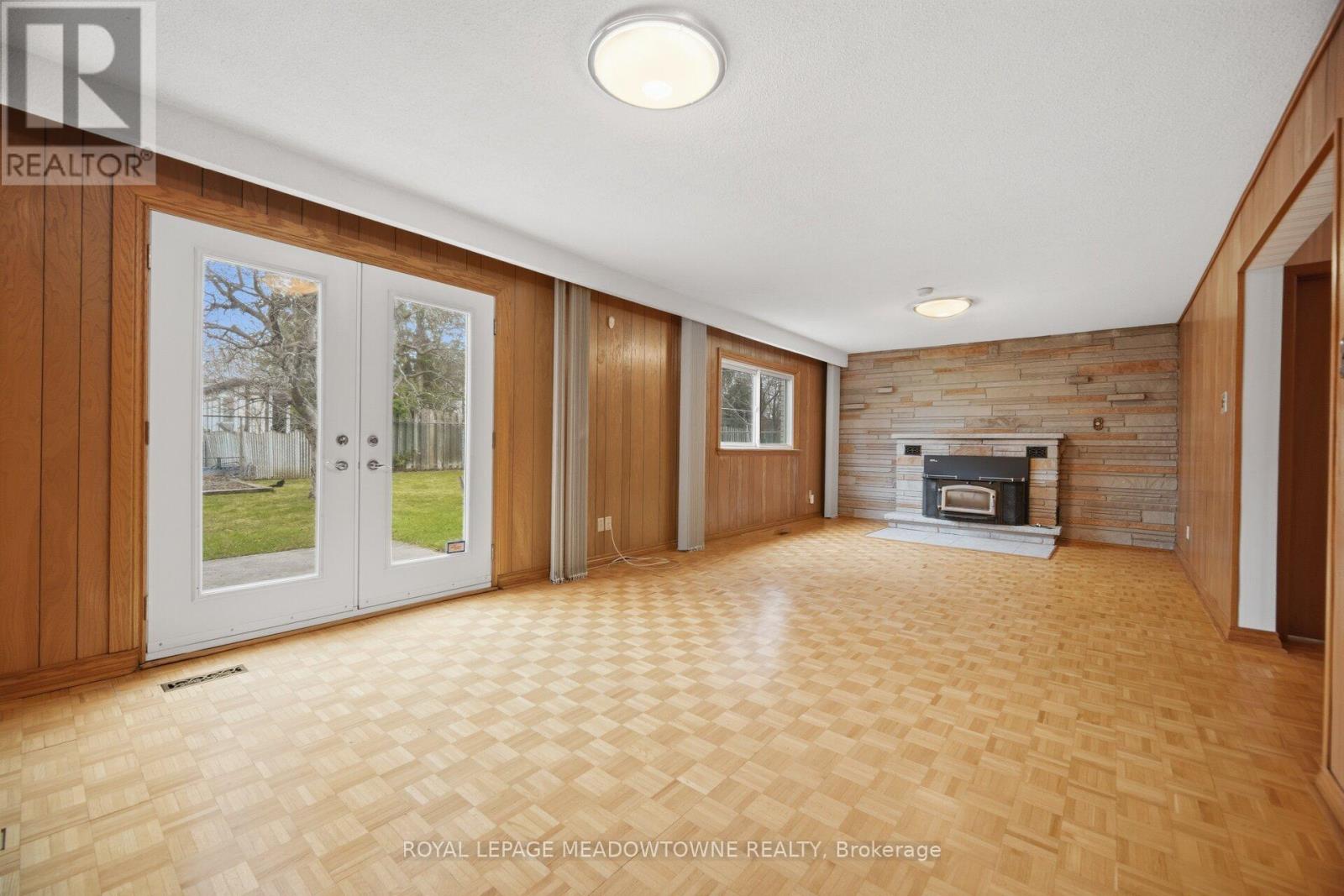 854 Runningbrook Drive, Mississauga, Ontario  L4Y 2S1 - Photo 17 - W12955264