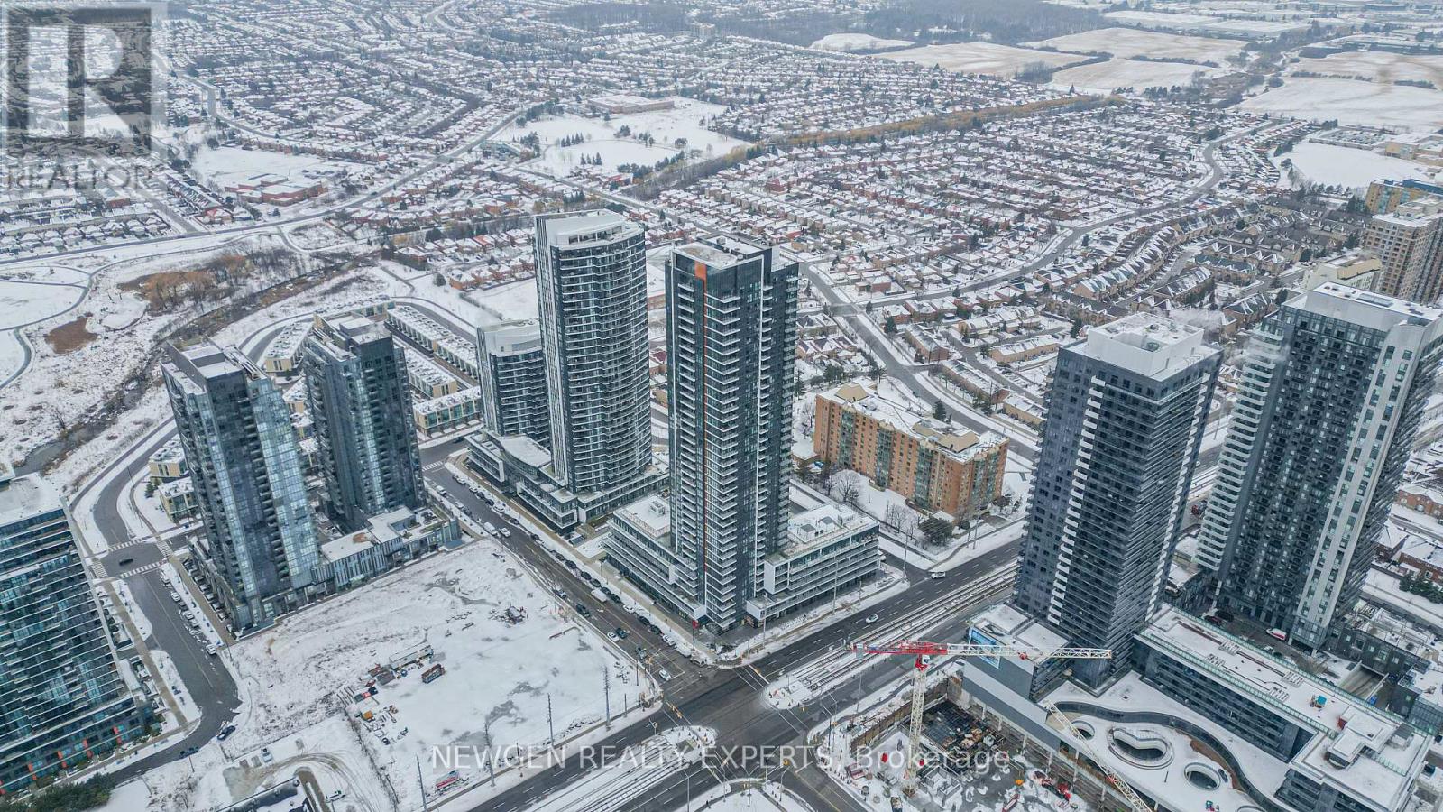 1706 - 15 Watergarden Drive, Mississauga, Ontario  L5R 0H4 - Photo 3 - W12955282