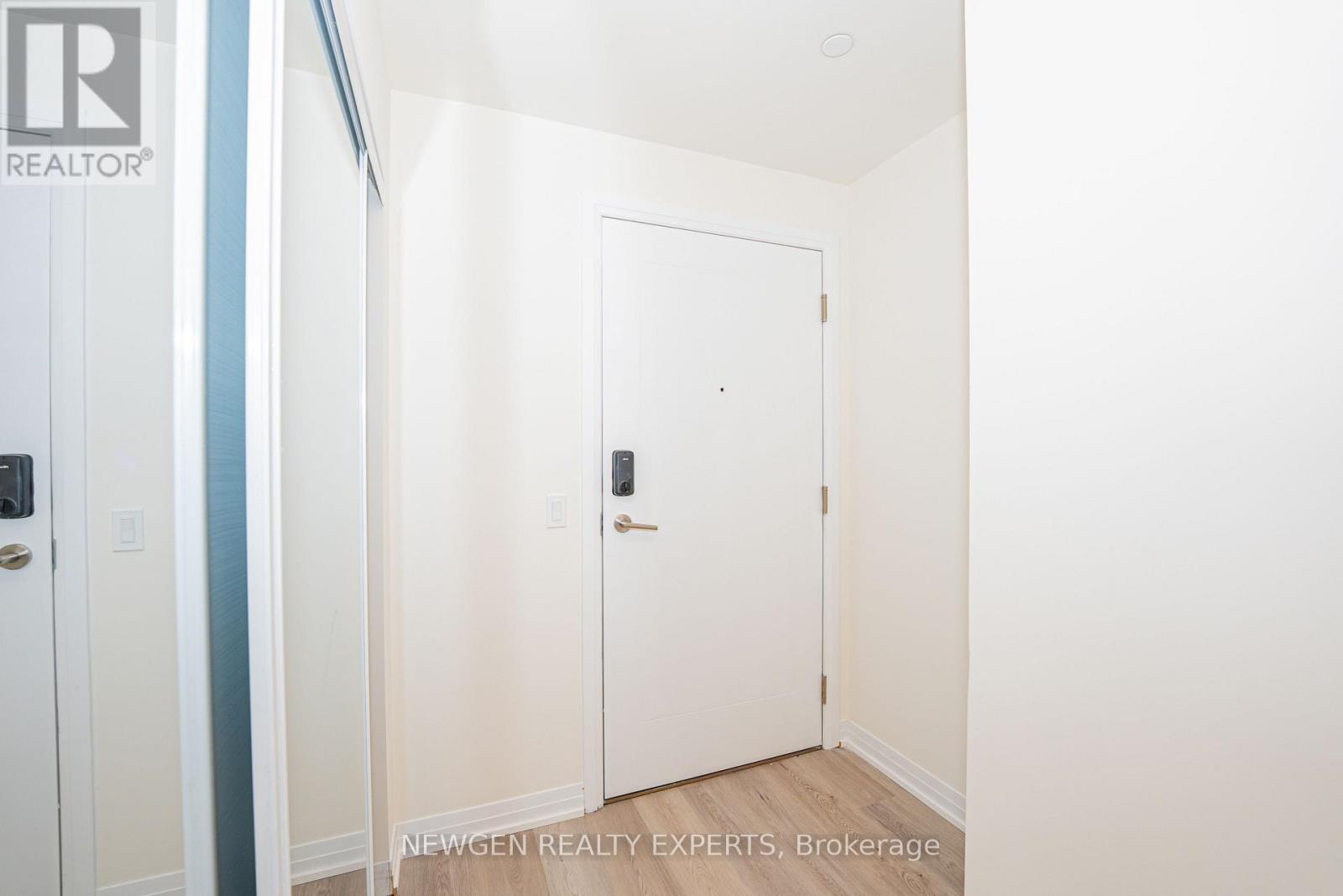 1706 - 15 Watergarden Drive, Mississauga, Ontario  L5R 0H4 - Photo 9 - W12955282