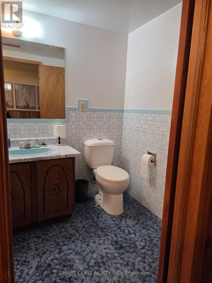 1622 Anworld Court, Mississauga, Ontario  L4W 2V9 - Photo 26 - W12955294