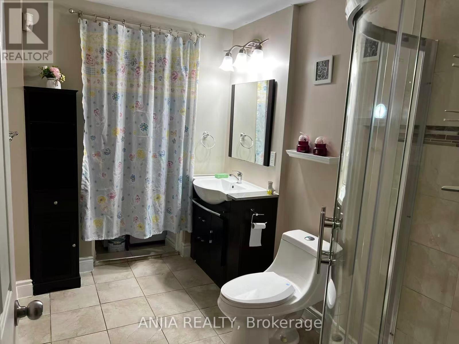 Bsmt #2 - 3441 Sanderling Crescent, Mississauga, Ontario  L5L 3P4 - Photo 5 - W12955300