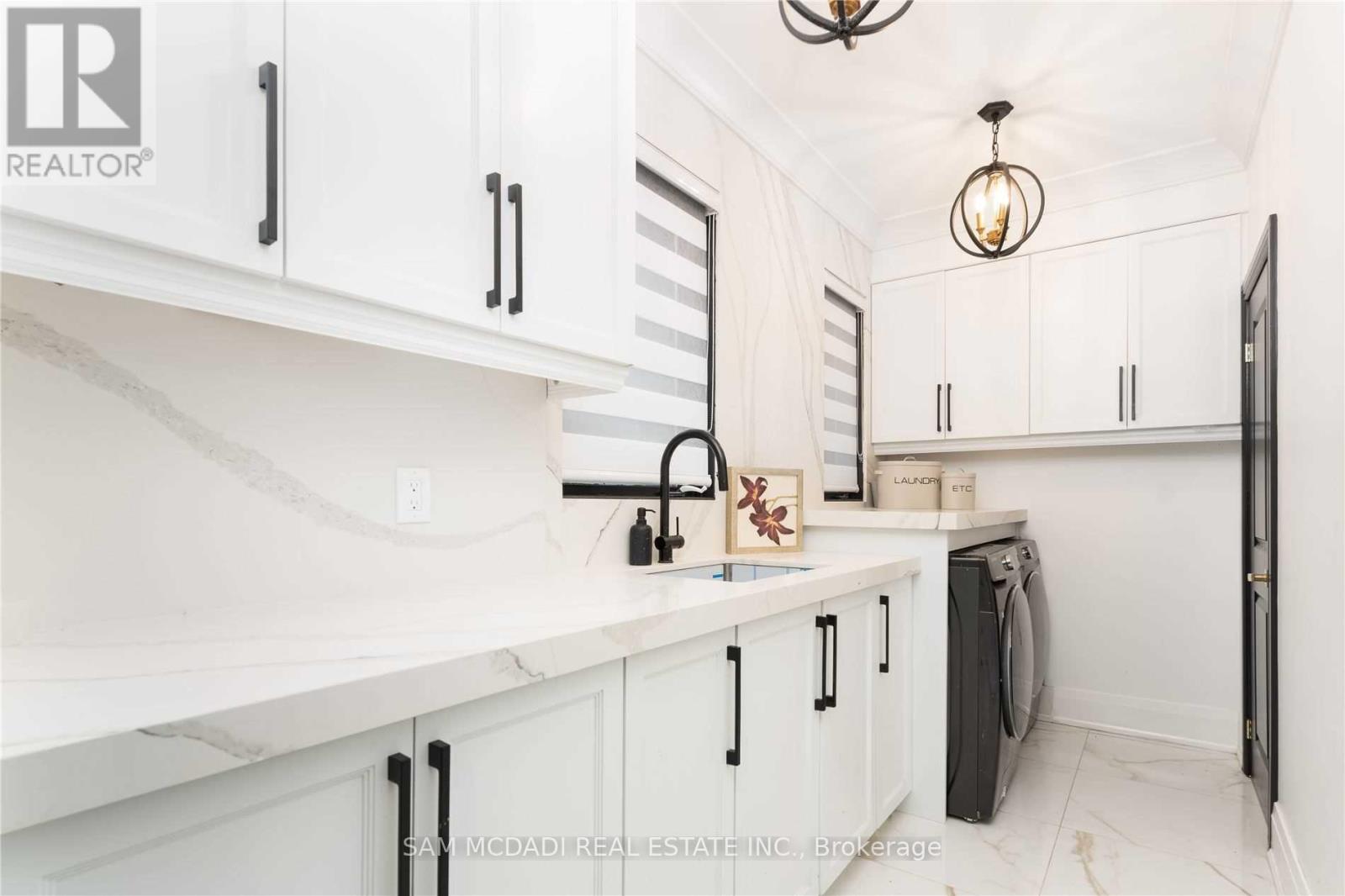 1540 Mississauga Road, Mississauga, Ontario  L5H 2K1 - Photo 14 - W12955302