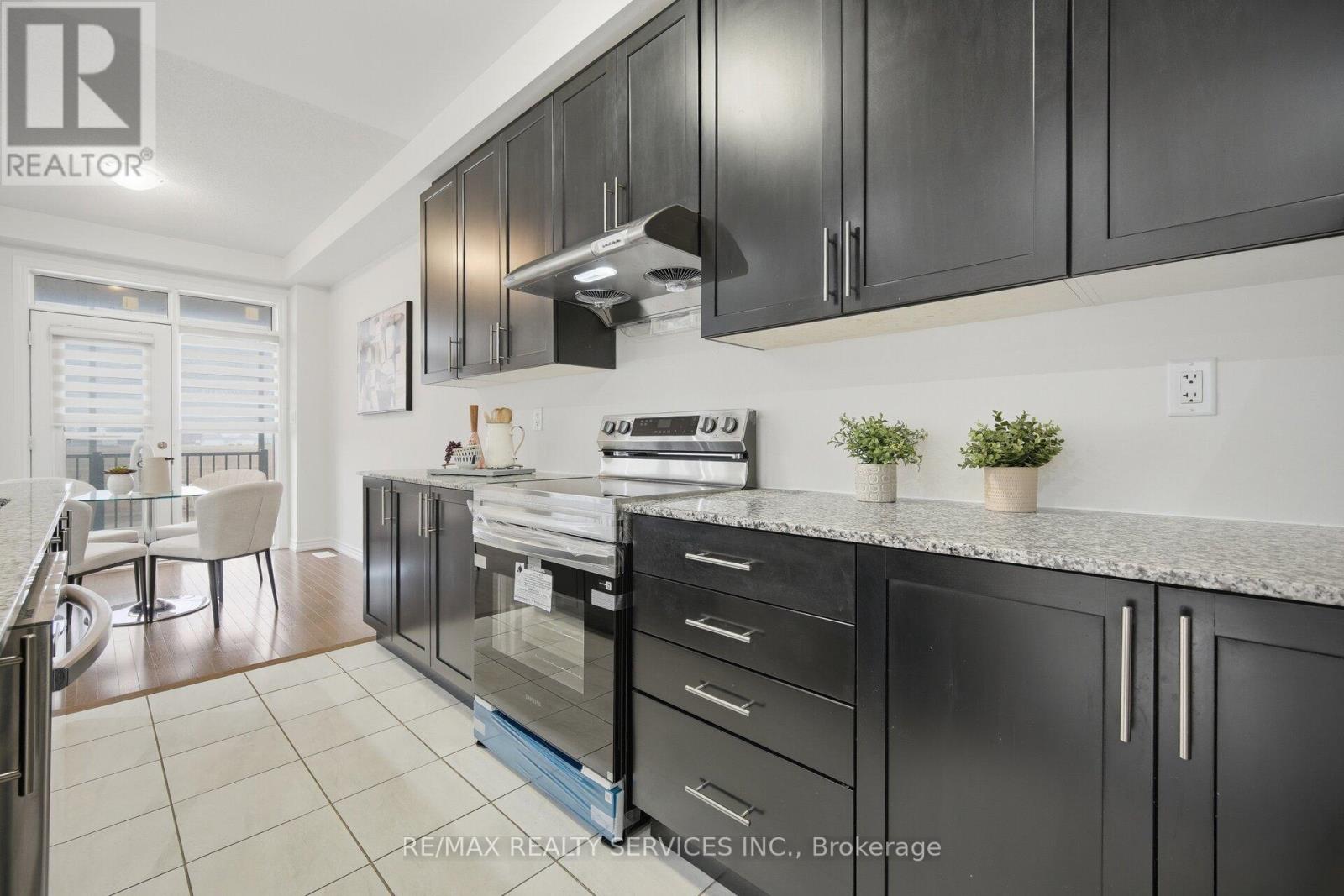 68 Donald Ficht Crescent, Brampton, Ontario  L7A 5H7 - Photo 22 - W12955340