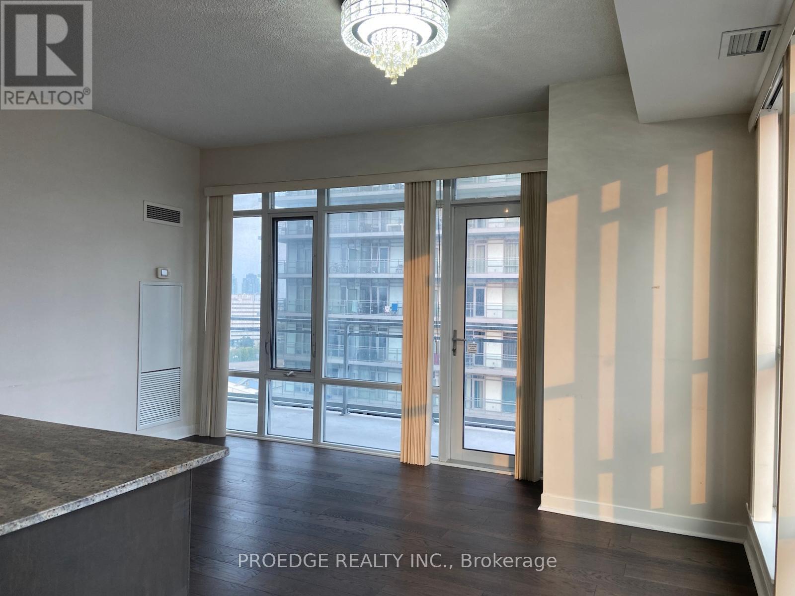 1405 - 360 Square One Drive, Mississauga, Ontario  L5B 0G7 - Photo 7 - W12955342