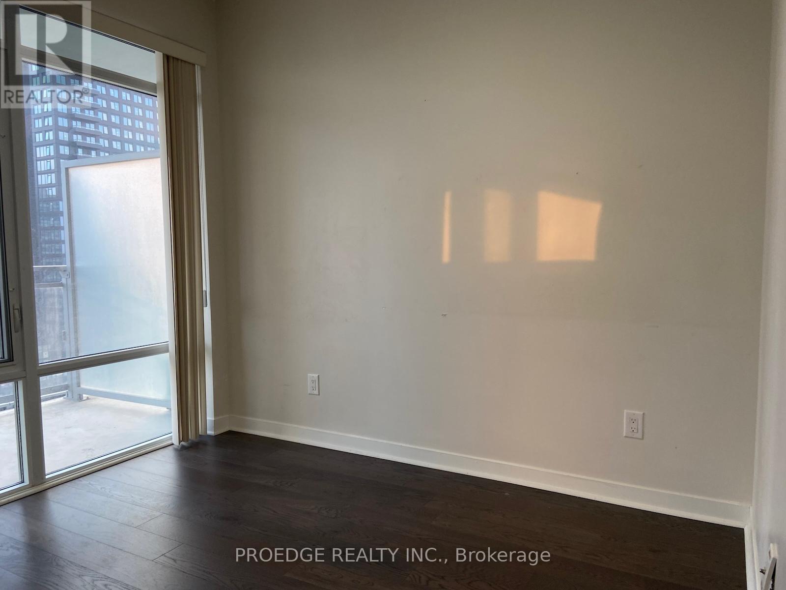 1405 - 360 Square One Drive, Mississauga, Ontario  L5B 0G7 - Photo 9 - W12955342