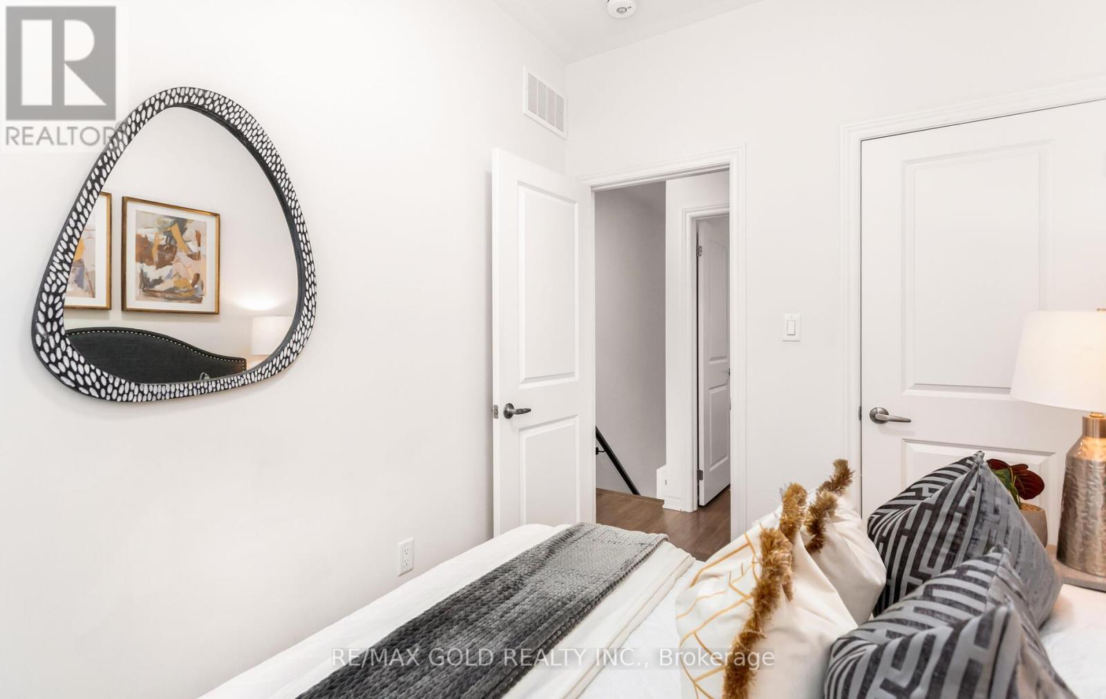 1185 Lloyd Landing, Milton, Ontario  L9T 2X5 - Photo 43 - W12955348