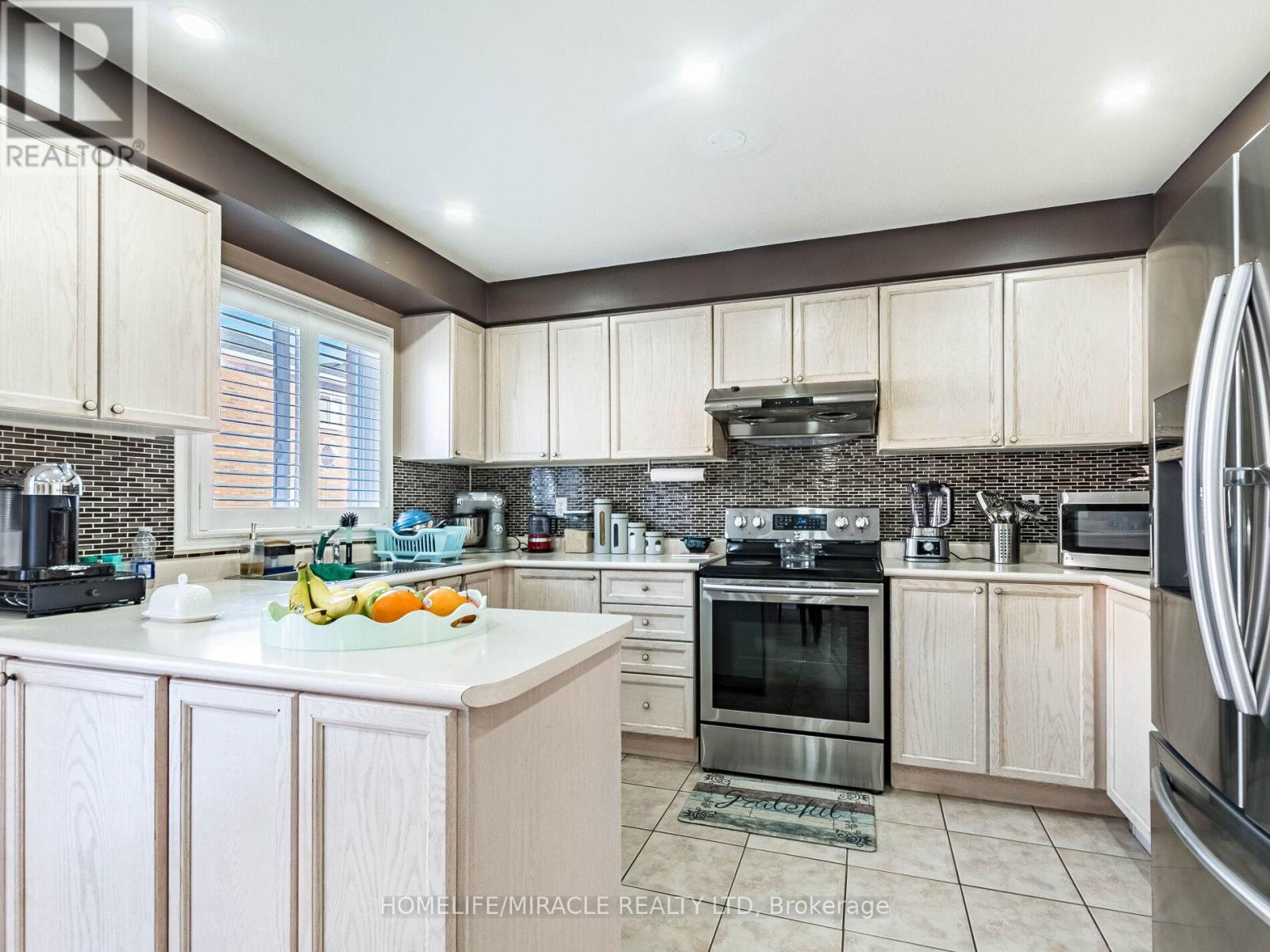 5 Sams Crescent, Brampton, Ontario  L7A 3T8 - Photo 16 - W12879334