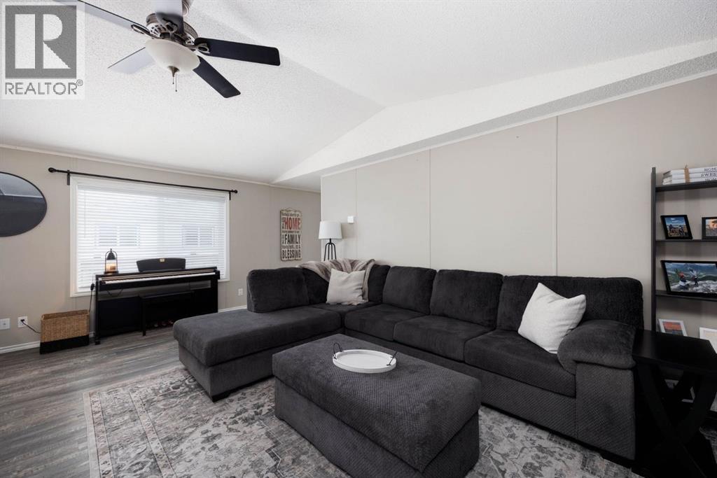 397 Mckinlay Crescent, Fort Mcmurray, Alberta  T9K 2N1 - Photo 5 - A2298494