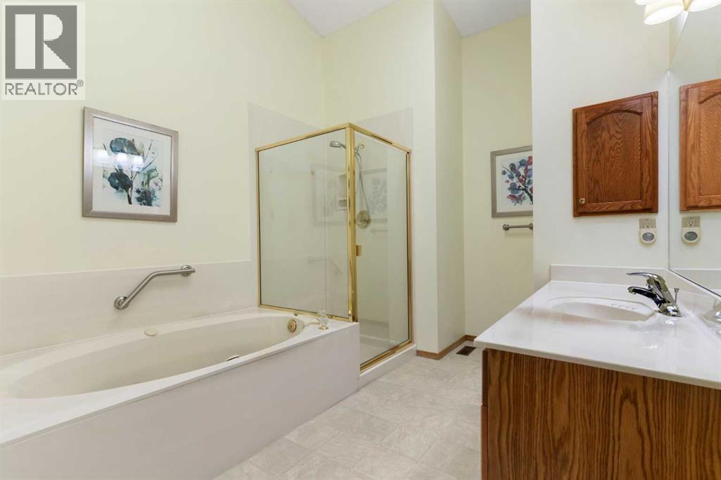 176 Christie Park Manor SW, Calgary, Alberta  T3H 2T6 - Photo 16 - A2293322