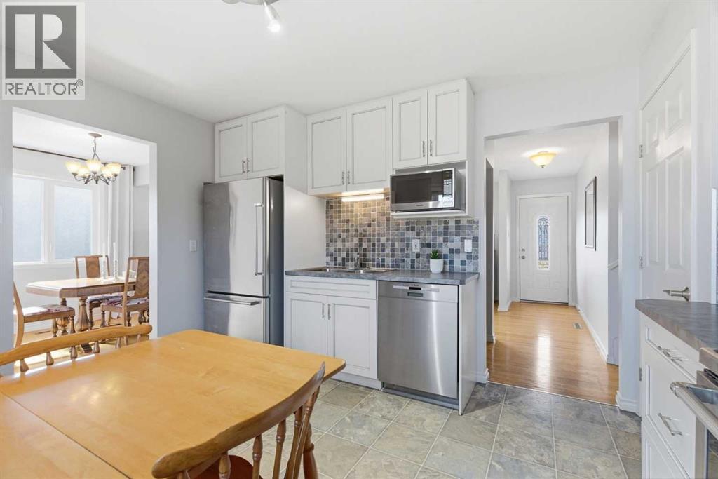 9852 Athens Road Se, Calgary, Alberta  T2J 1B9 - Photo 17 - A2295694