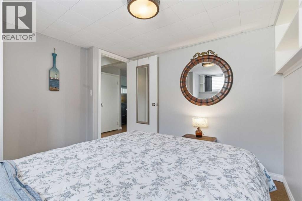 9852 Athens Road Se, Calgary, Alberta  T2J 1B9 - Photo 36 - A2295694