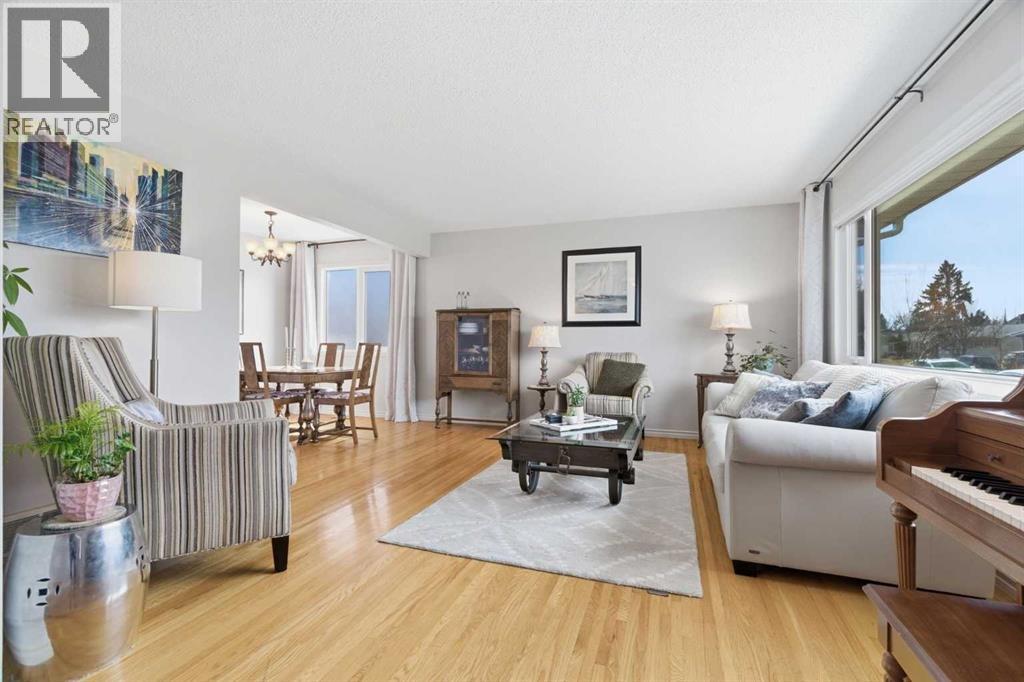 9852 Athens Road Se, Calgary, Alberta  T2J 1B9 - Photo 8 - A2295694