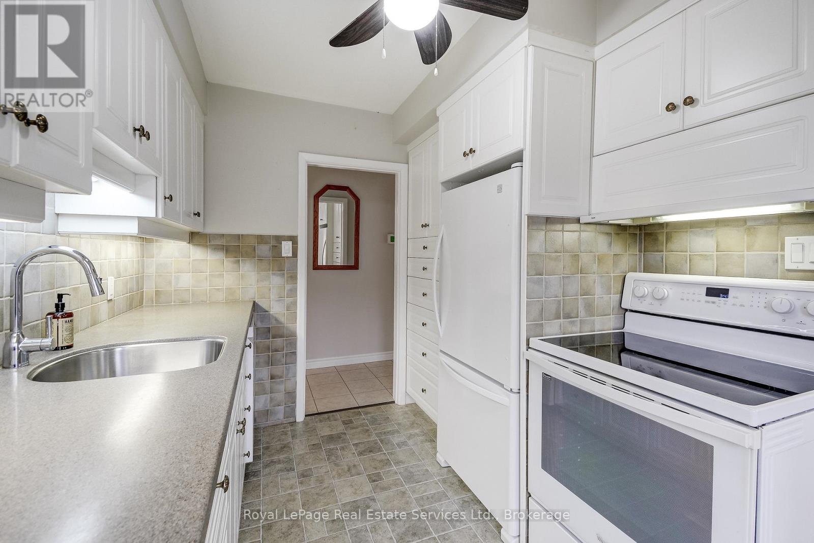 339 Weighton Avenue, Oakville, Ontario  L6R 2R5 - Photo 20 - W12955414