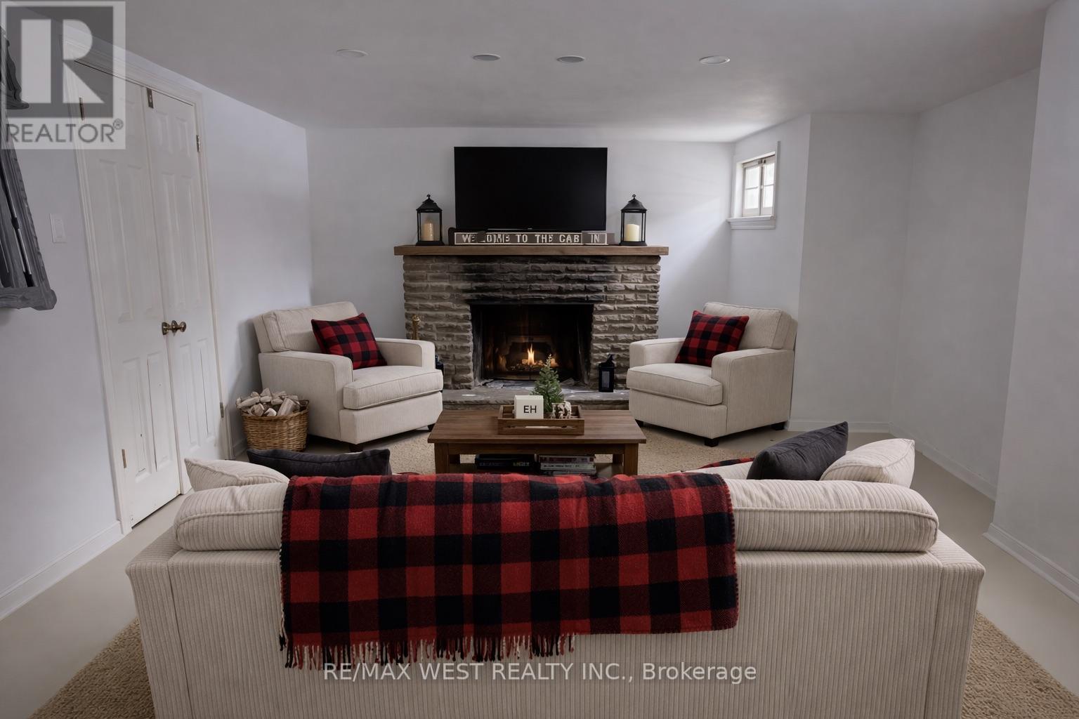 3 Glenroy Avenue, Toronto, Ontario  M8Y 2L9 - Photo 17 - W12861132