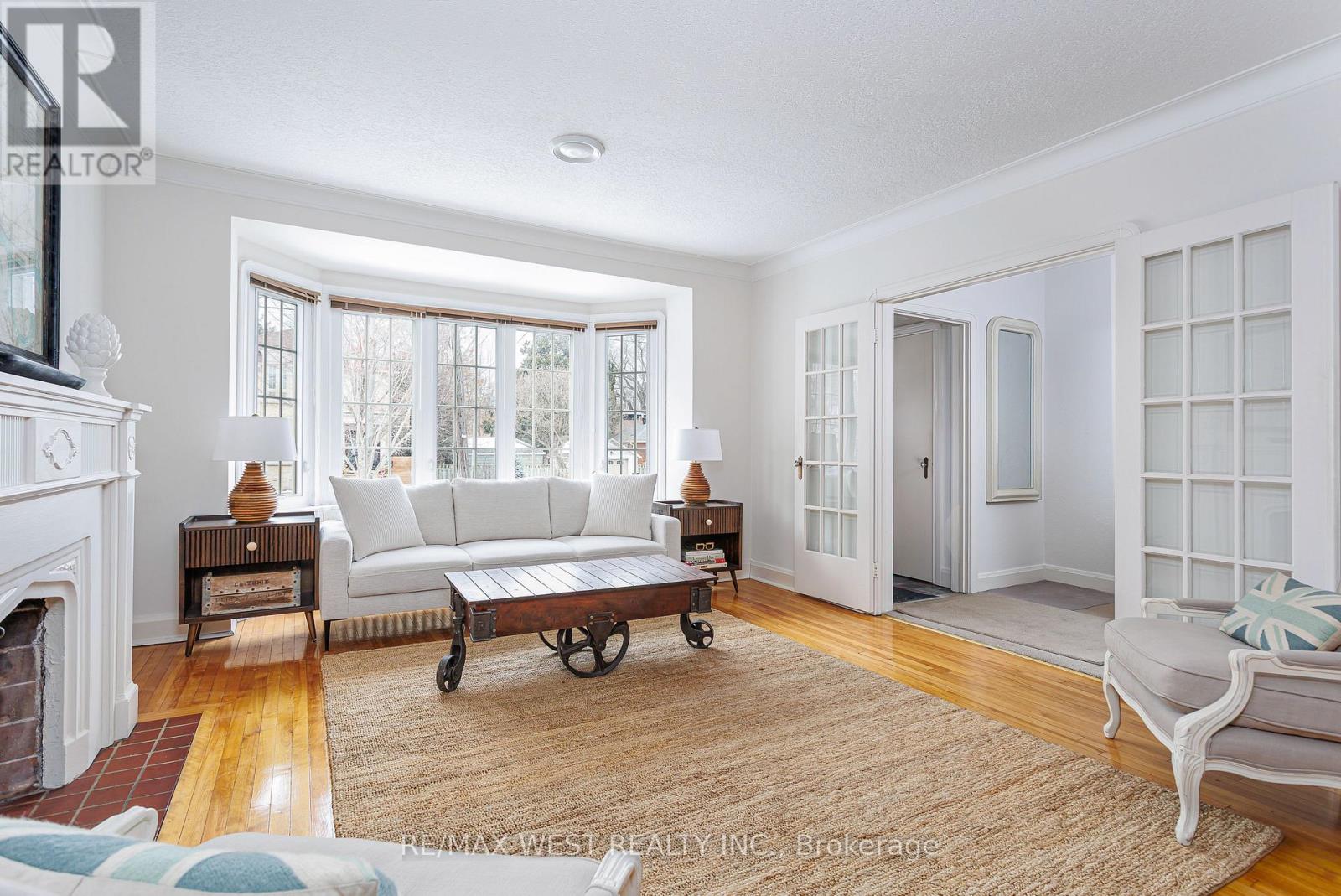 3 Glenroy Avenue, Toronto, Ontario  M8Y 2L9 - Photo 9 - W12861132