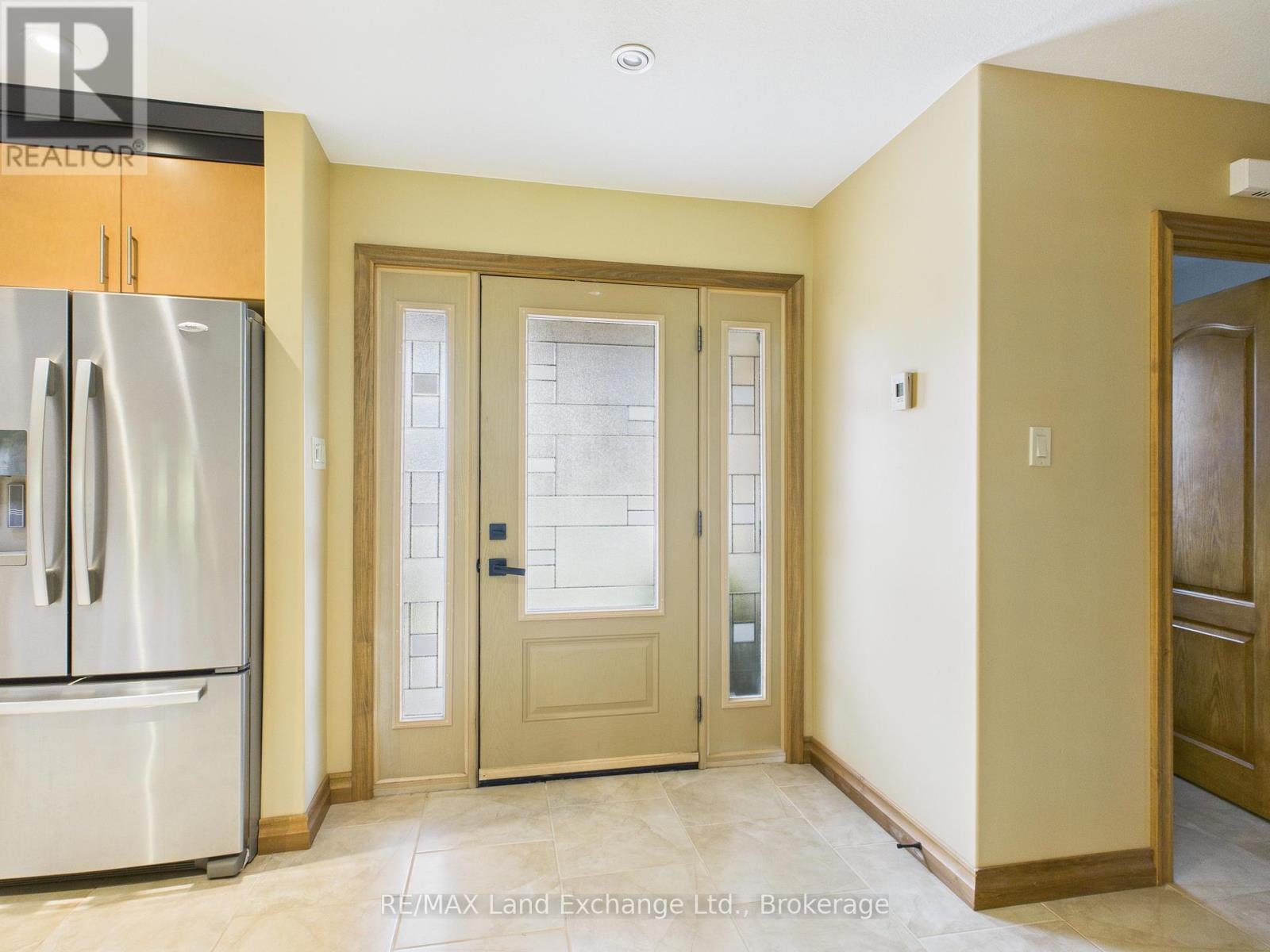 203 Campbell Crescent, Kincardine, Ontario  N2Z 1B9 - Photo 12 - X12955366