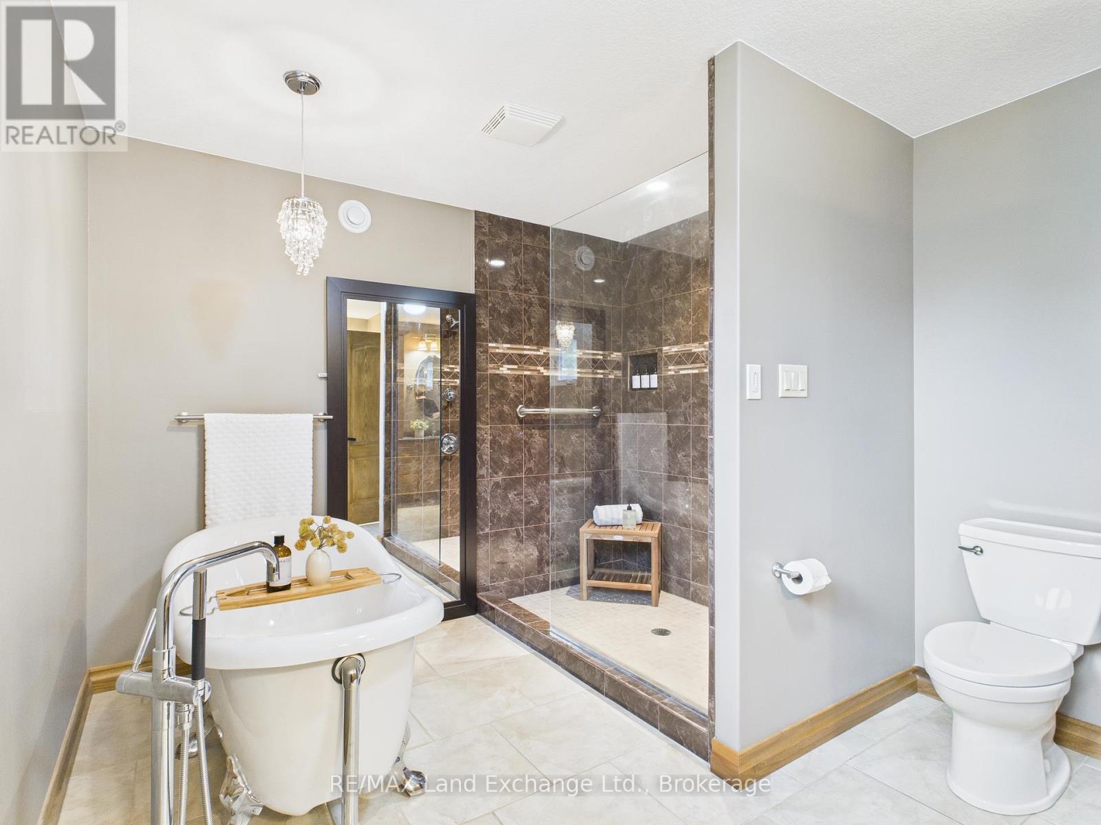 203 Campbell Crescent, Kincardine, Ontario  N2Z 1B9 - Photo 15 - X12955366