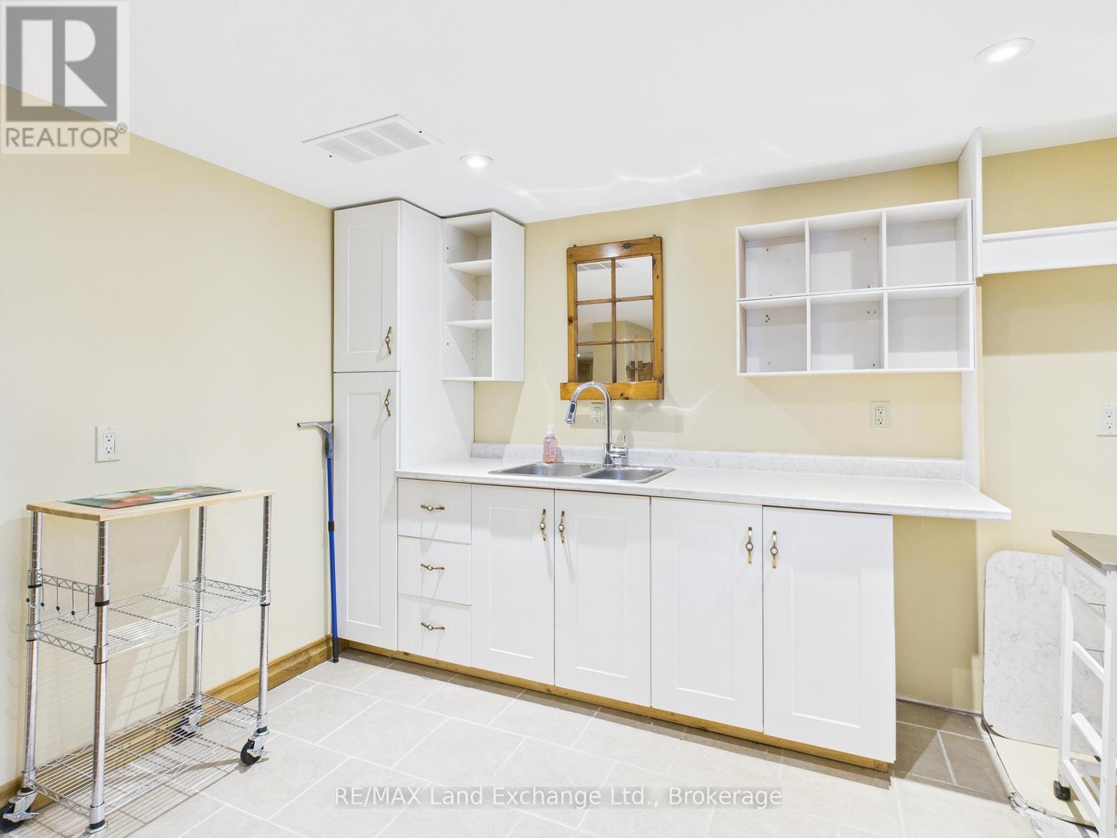 203 Campbell Crescent, Kincardine, Ontario  N2Z 1B9 - Photo 23 - X12955366