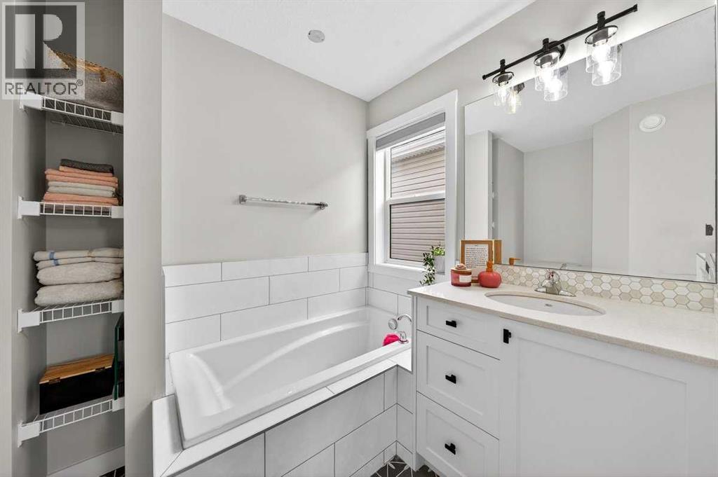 216 Hillcrest Road SW, Airdrie, Alberta  T4B 4J8 - Photo 32 - A2295692