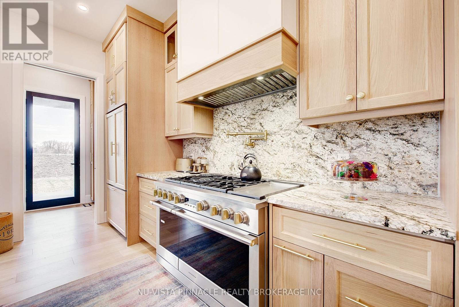 564 Creekview Chase, London North, Ontario  N6G 3X8 - Photo 12 - X12955388