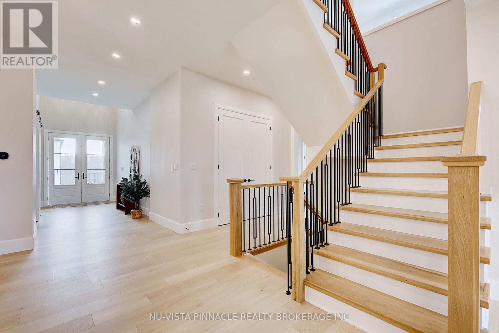 564 Creekview Chase, London North, Ontario  N6G 3X8 - Photo 18 - X12955388