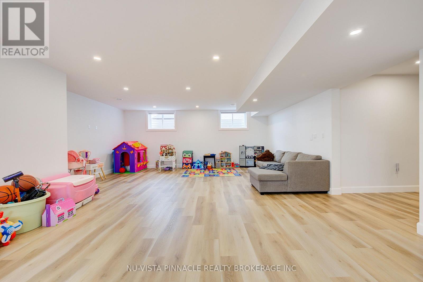 564 Creekview Chase, London North, Ontario  N6G 3X8 - Photo 39 - X12955388