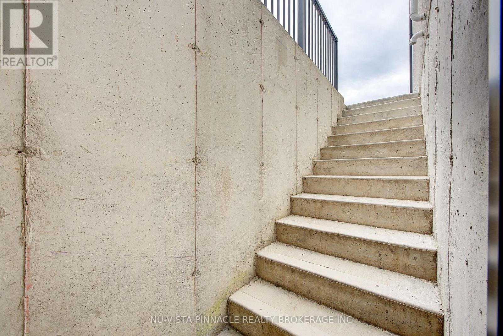 564 Creekview Chase, London North, Ontario  N6G 3X8 - Photo 48 - X12955388