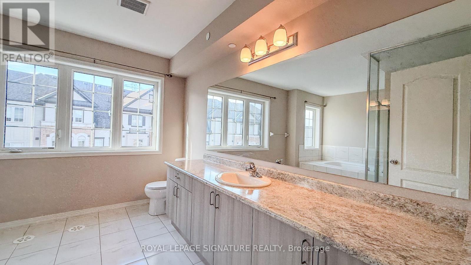 2650 Deputy Minster Path, Oshawa, Ontario  L1L 0M7 - Photo 11 - E12955384