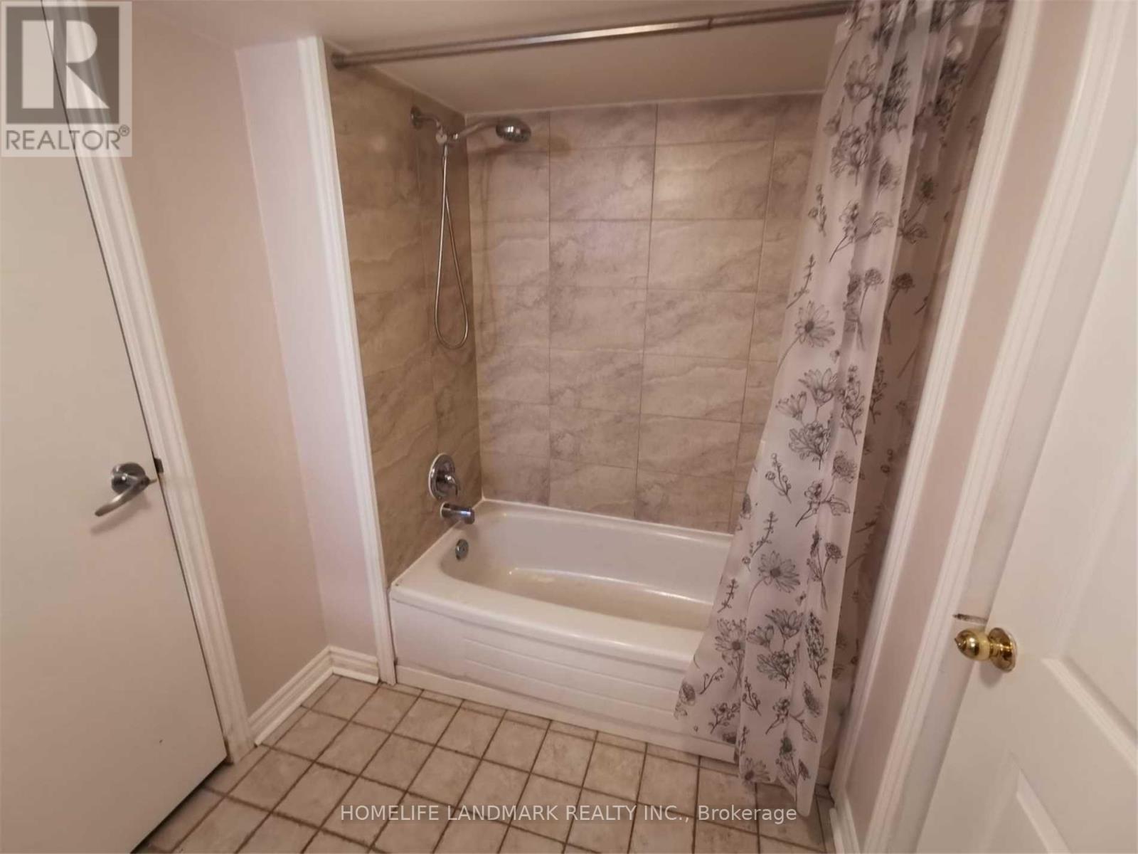 727 Hewson Drive, Pickering, Ontario  L1W 1T6 - Photo 7 - E12955386