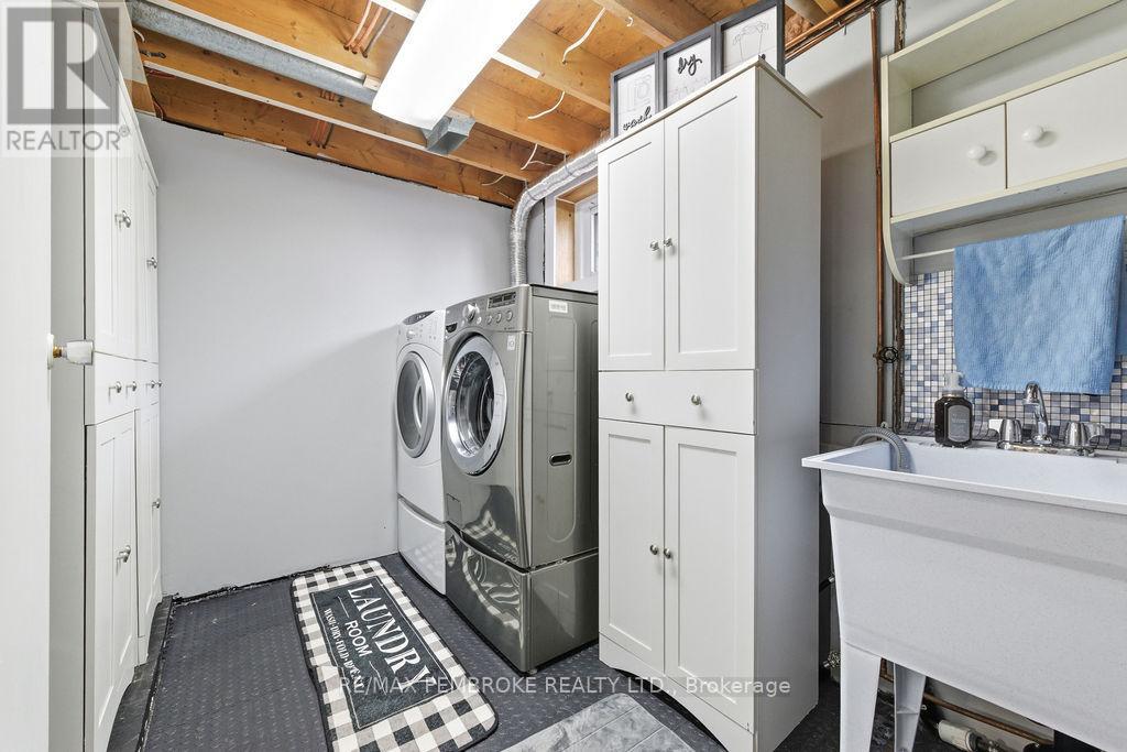 52 Laurentian Drive, Petawawa, Ontario  K8H 2M3 - Photo 36 - X12955448