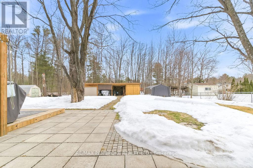 52 Laurentian Drive, Petawawa, Ontario  K8H 2M3 - Photo 42 - X12955448