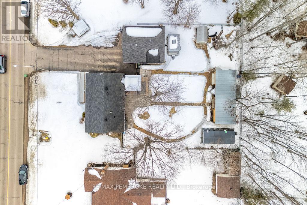 52 Laurentian Drive, Petawawa, Ontario  K8H 2M3 - Photo 47 - X12955448