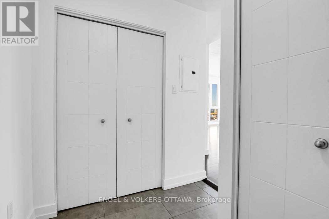 2006 - 179 Metcalfe Street, Ottawa, Ontario  K2P 0W1 - Photo 5 - X12955376