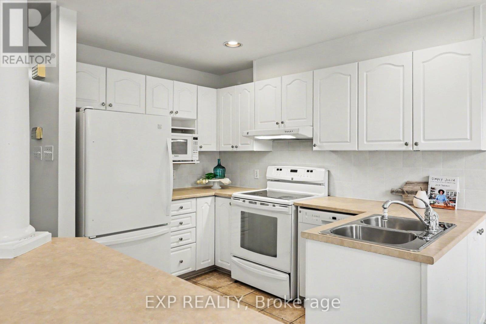 6322 Sablewood Place, Ottawa, Ontario  K1C 7M6 - Photo 10 - X12955424