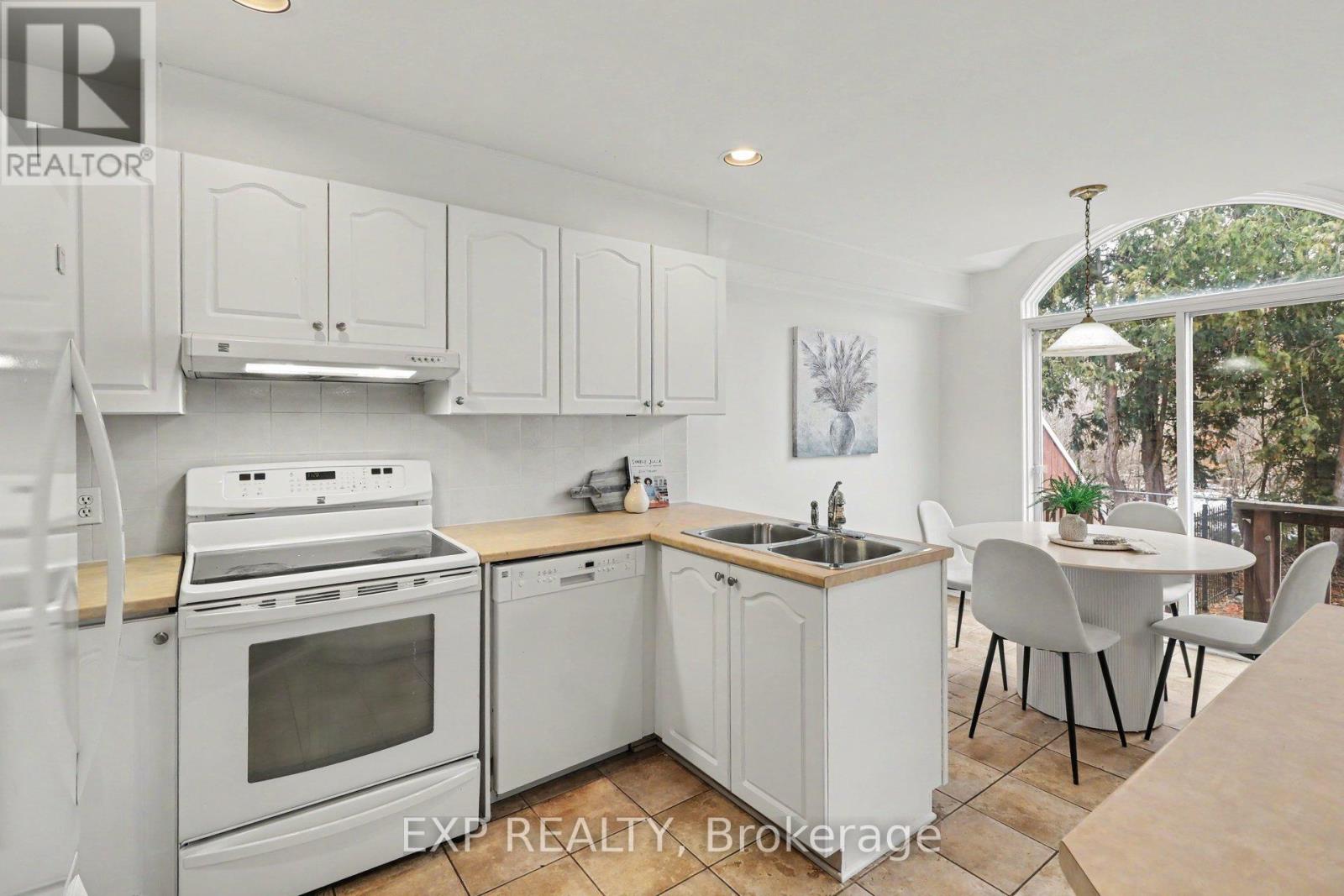 6322 Sablewood Place, Ottawa, Ontario  K1C 7M6 - Photo 12 - X12955424