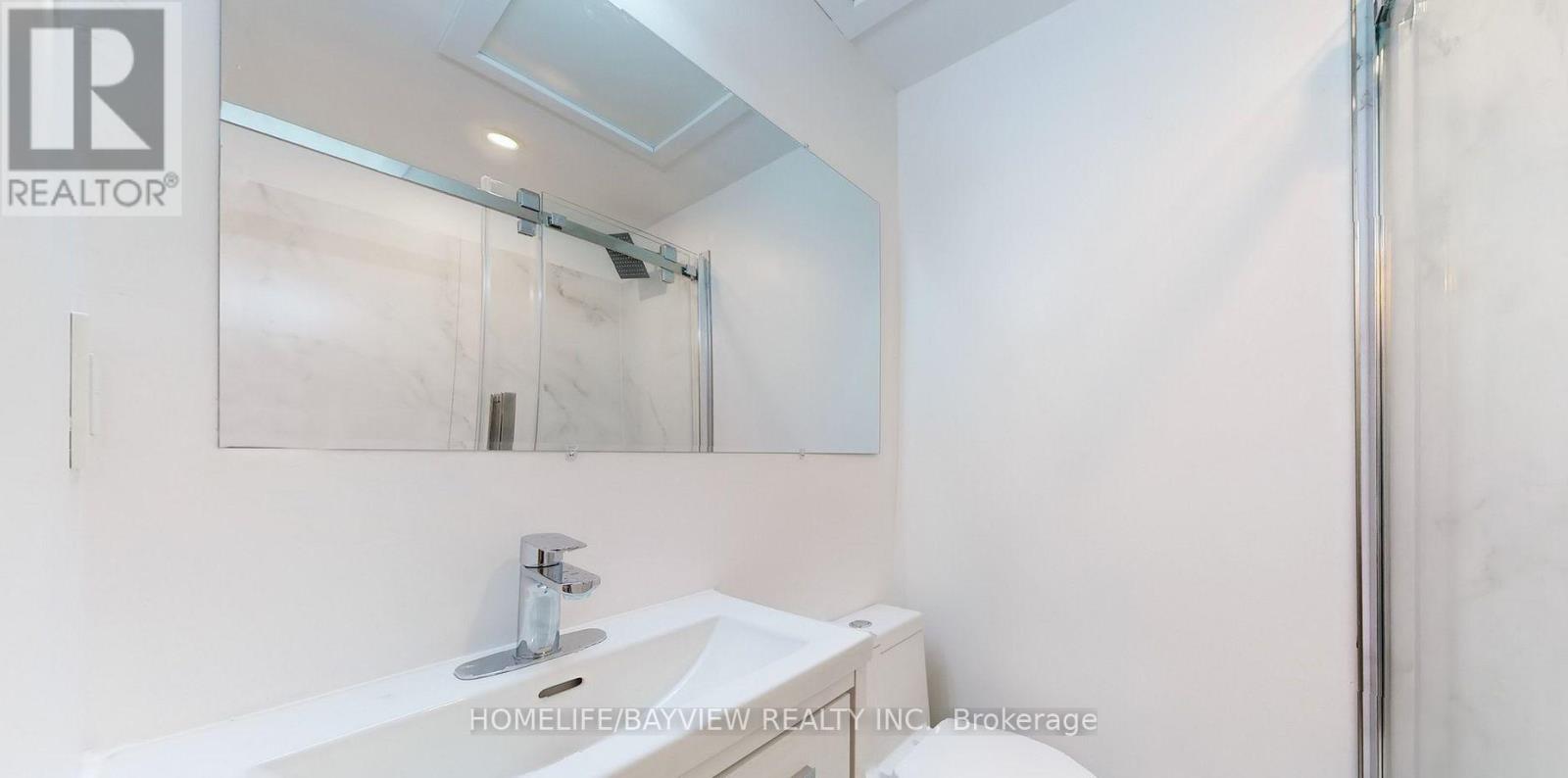 60 Hillview Drive, Newmarket, Ontario  L3Y 4H9 - Photo 18 - N12955428