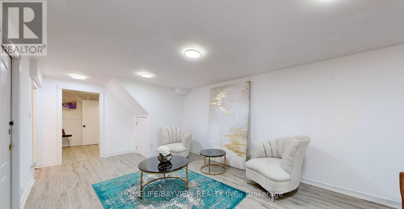 60 Hillview Drive, Newmarket, Ontario  L3Y 4H9 - Photo 19 - N12955428