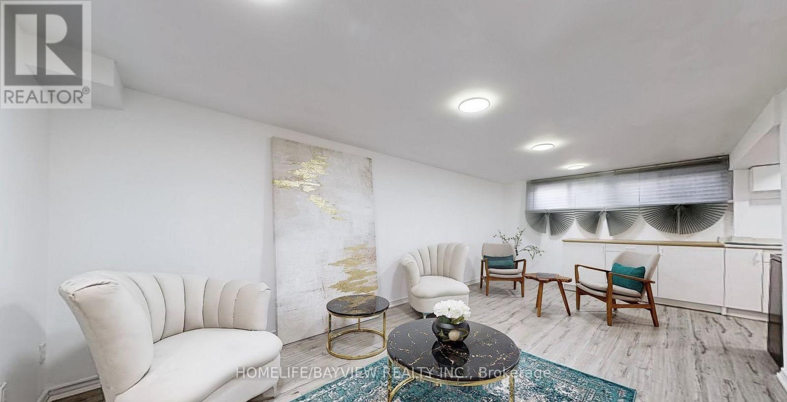 60 Hillview Drive, Newmarket, Ontario  L3Y 4H9 - Photo 21 - N12955428