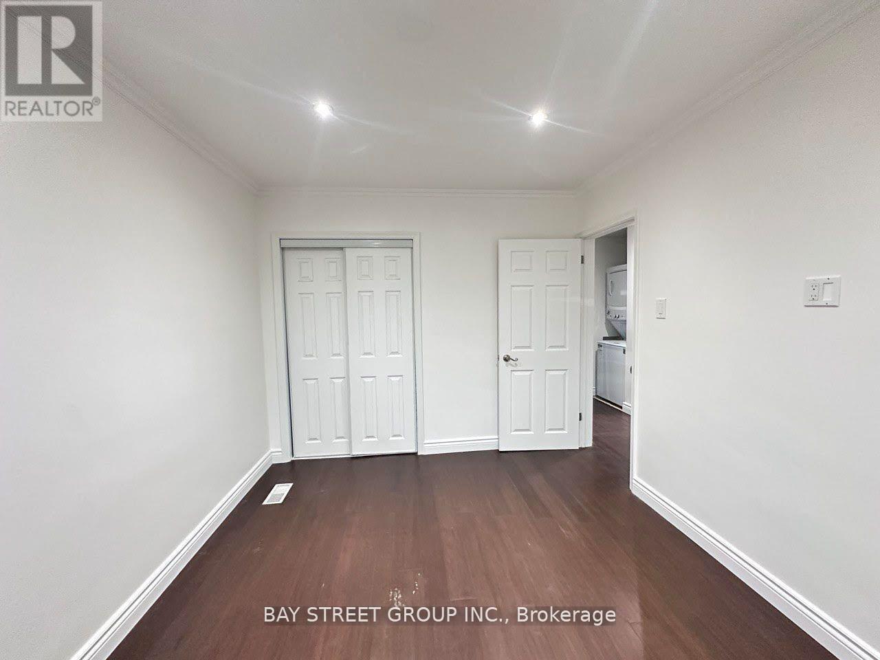 427 Crosby Avenue, Richmond Hill, Ontario  L4C 2R9 - Photo 6 - N12955446