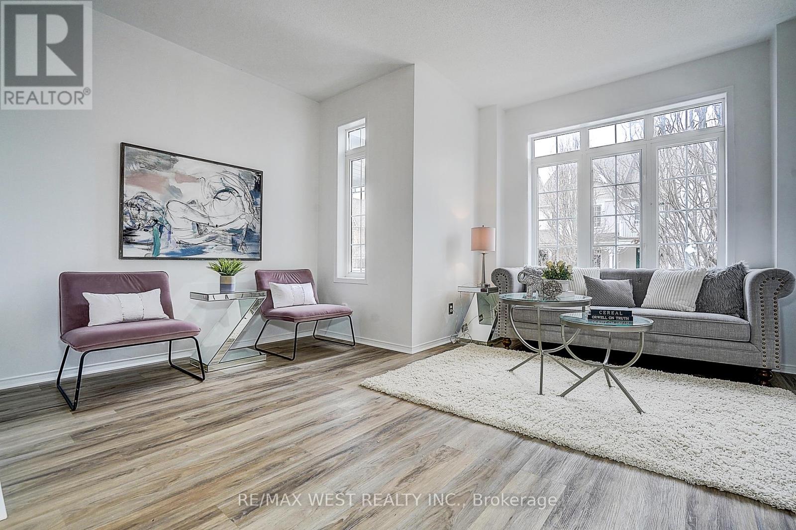 11 Dancer's Drive, Markham, Ontario  L6C 2C4 - Photo 10 - N12955452