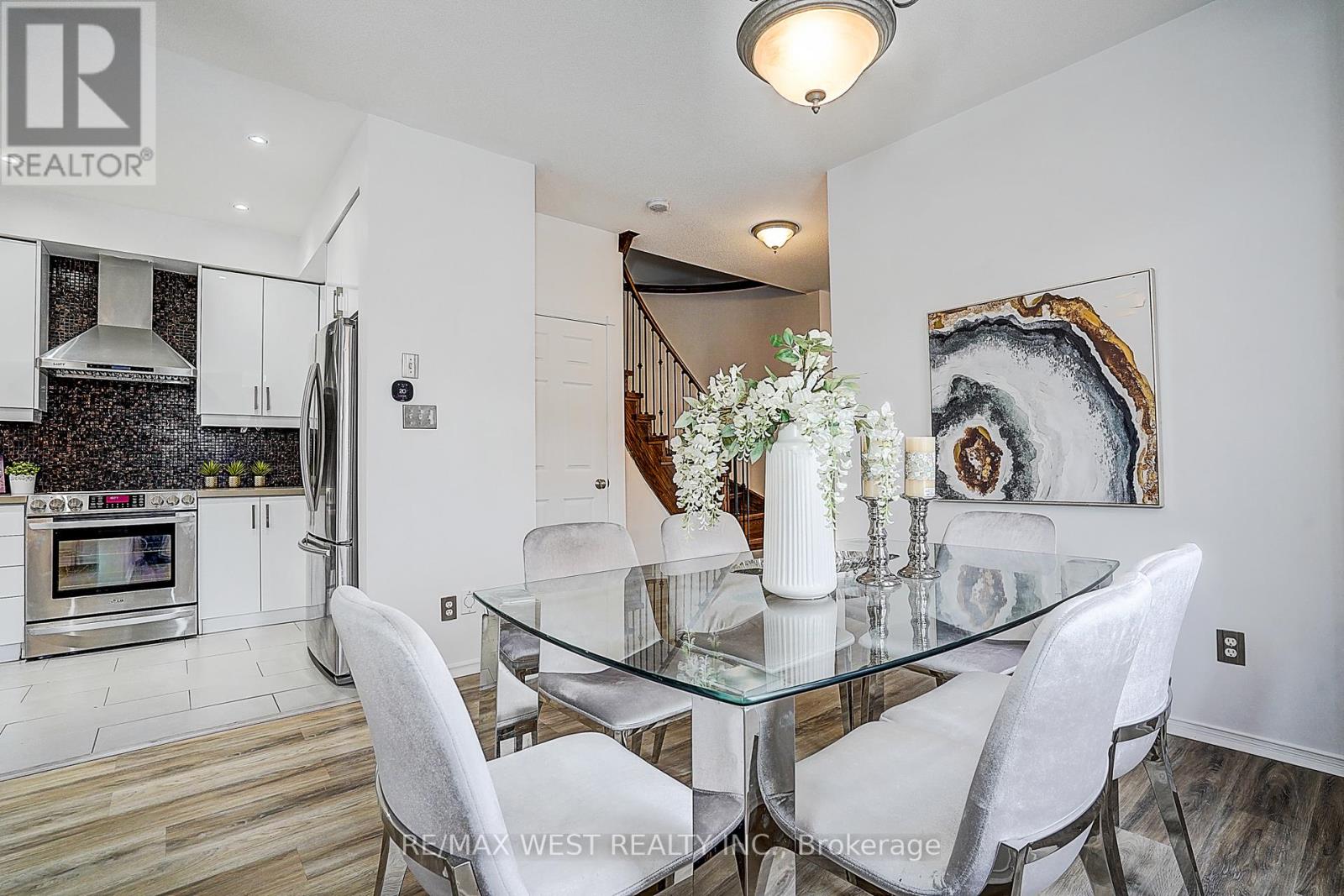 11 Dancer's Drive, Markham, Ontario  L6C 2C4 - Photo 18 - N12955452