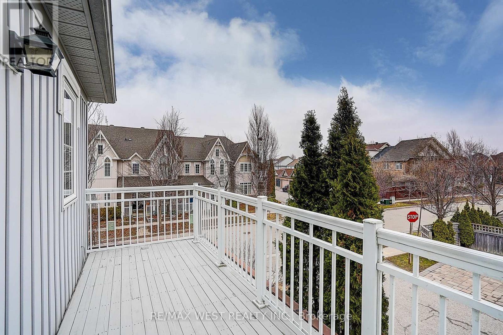 11 Dancer's Drive, Markham, Ontario  L6C 2C4 - Photo 36 - N12955452