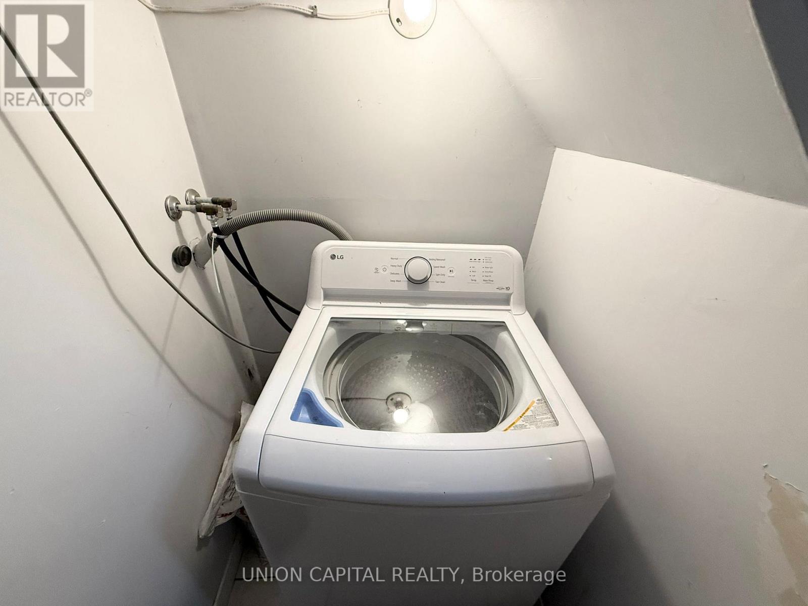 Main - 382 Margueretta Street, Toronto, Ontario  M6H 3S5 - Photo 10 - W12955364