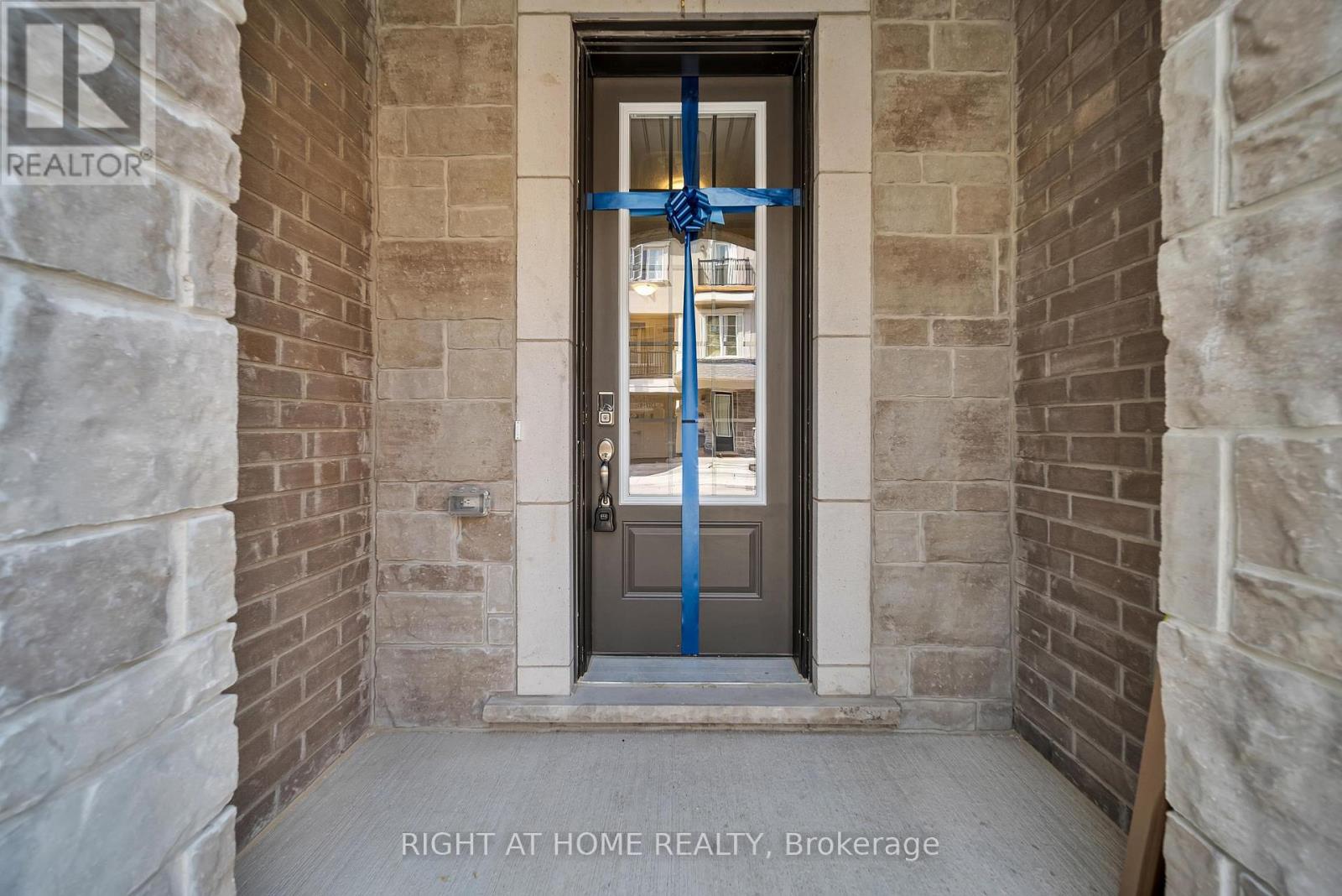 56 - 1317 Leriche Way, Milton, Ontario  L9E 0H5 - Photo 4 - W12955370