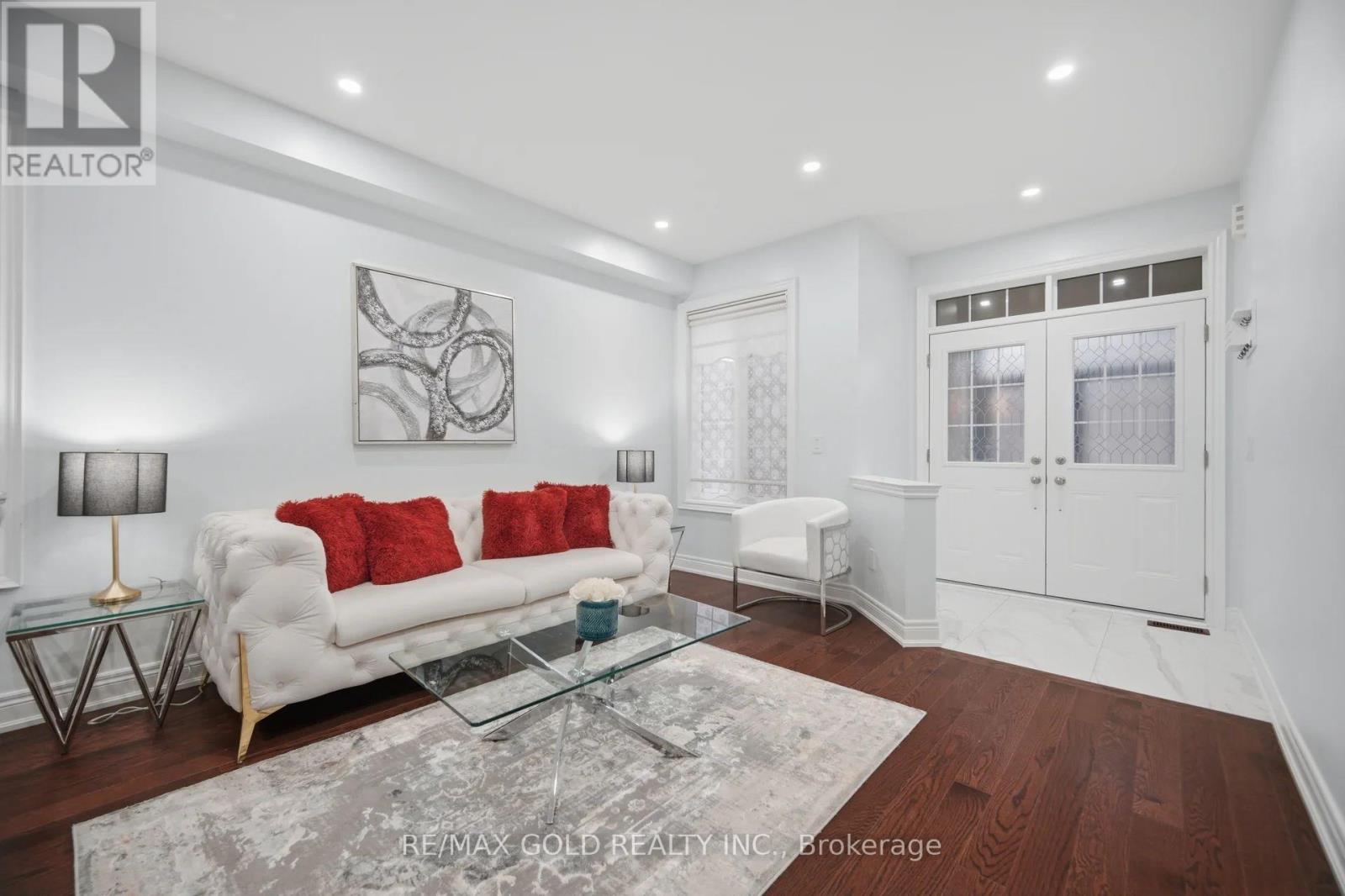 11 Sinatra Street, Brampton, Ontario  L6R 4B3 - Photo 3 - W12955394